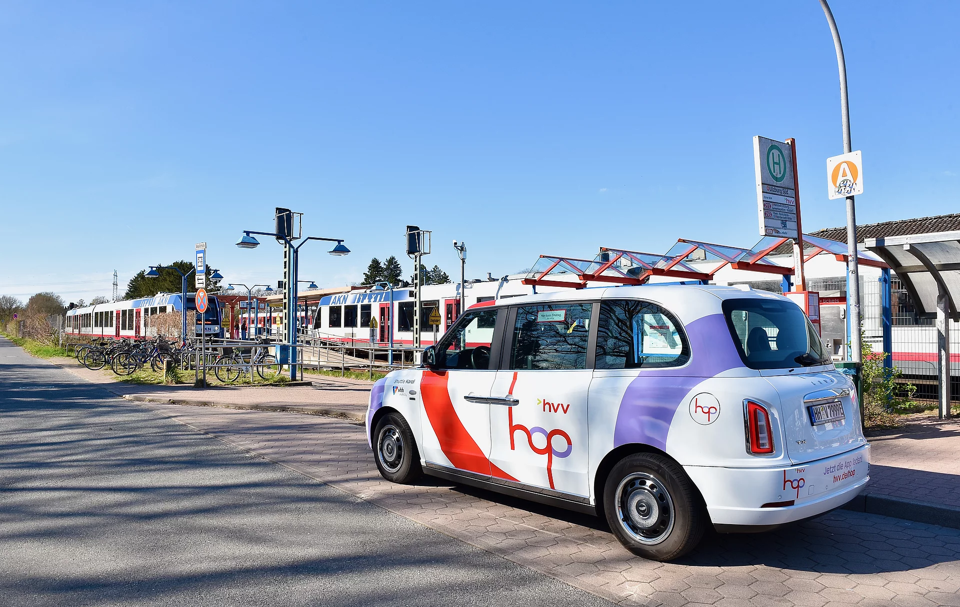 Henstedt-Ulzburg ist über die Schiene gut an Hamburg und die Metropolregion Hamburg angebunden. Auch auf der letzten Meile kommt man bequem per on-demand-shuttle "hvv hop" von A nach B.